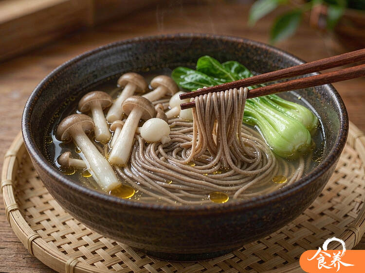 菌菇荞麦热汤面